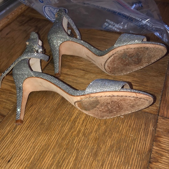 Vince Camuto low heel strappy glitter sandal - Picture 3 of 4